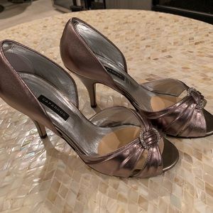 Elegant Peep Toe Pump